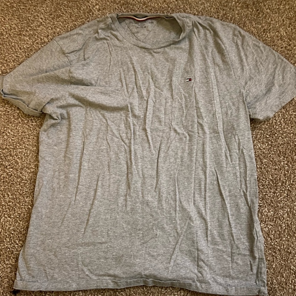 tommy hilfiger t shirt size XL